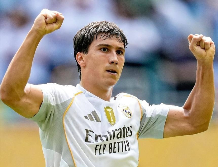 姆巴佩力荐皇马签法国防守新星!切尔西换帅后,恩佐梦想加盟皇马|基利安·姆巴佩|转会|B费|西班牙|雅克_新浪体育_新浪新闻